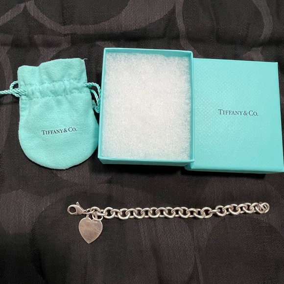 Tiffany & Co. Silver Heart Charm Bracelet 7” - Picture 3 of 3